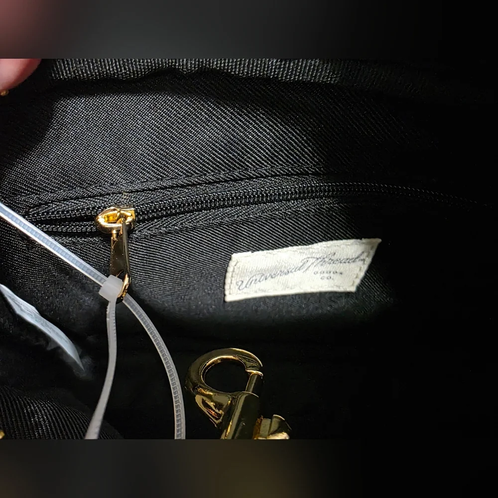 Universal Thread Black Camera/Crossbody Bag - Pebbled Finish